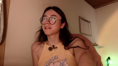 Snapshot of emily_pearl_ chatting on December 6, 2024, 9:02 pm emily_pearl_ online show from December 6, 2024, 9:02 pm