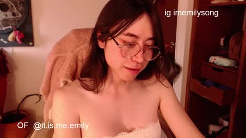 Snapshot of emily_pearl_ chatting on February 12, 2026, 8:48 pm emily_pearl_ online show from February 12, 2026, 8:48 pm