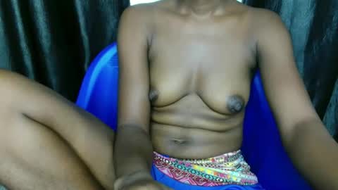 Snapshot of emily_pussy19 chatting on May 18, 2026, 6:25 pm emily_pussy19 online show from May 18, 2026, 6:25 pm