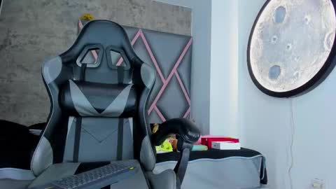 Snapshot of emily_queen03 chatting on February 19, 2026, 11:39 am Emily online show from February 19, 2026, 11:39 am