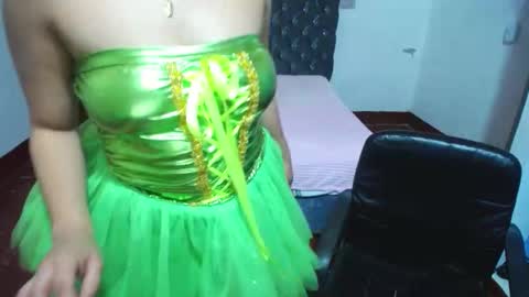 Snapshot of emily_rdz chatting on October 29, 2025, 5:10 am EMILY online show from October 29, 2025, 5:10 am