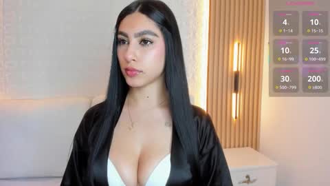 Snapshot of emily_roux chatting on February 10, 2026, 10:03 pm EMILY online show from February 10, 2026, 10:03 pm