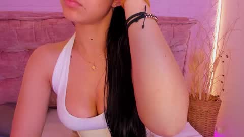 Snapshot of emily_roux chatting on March 28, 2026, 10:04 am EMILY online show from March 28, 2026, 10:04 am