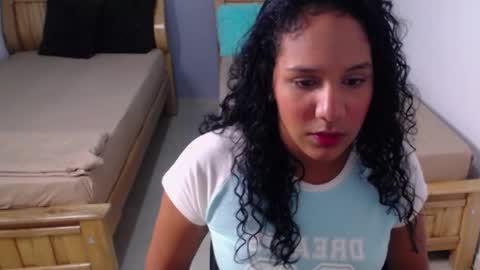 emily_russell_ online show from September 16, 2025, 4:57 am