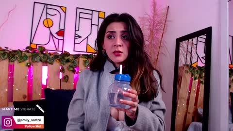 Snapshot of emily_sartre chatting on December 15, 2024, 6:04 pm Emilly online show from December 15, 2024, 6:04 pm