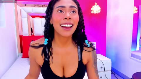 Snapshot of emily_sexy3 chatting on January 31, 2025, 11:24 am Emily online show from January 31, 2025, 11:24 am