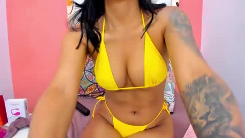 Snapshot of emily_sexy3 chatting on February 9, 2025, 11:14 am Emily online show from February 9, 2025, 11:14 am