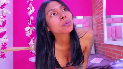 Snapshot of emily_sexy3 chatting on February 22, 2025, 11:35 am Emily online show from February 22, 2025, 11:35 am