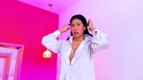 Snapshot of emily_sexy3 chatting on September 17, 2025, 11:34 am Emily online show from September 17, 2025, 11:34 am