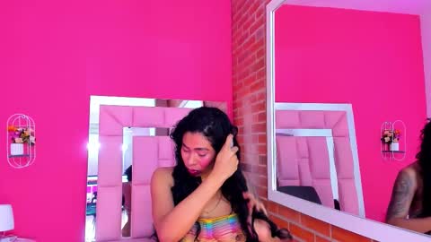 Snapshot of emily_sexy3 chatting on September 24, 2025, 11:35 am Emily online show from September 24, 2025, 11:35 am