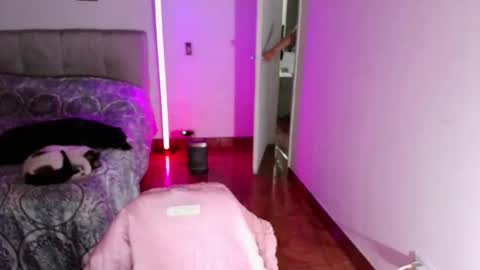 Emily  Swan online show from November 19, 2025, 2:00 am