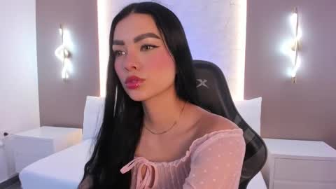 Snapshot of emily_tolson chatting on December 18, 2025, 7:20 pm emily_tolson online show from December 18, 2025, 7:20 pm