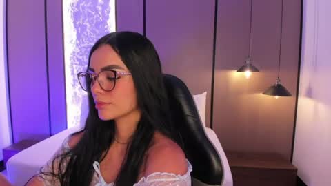 emily_tolson online show from June 12, 2026, 9:25 pm