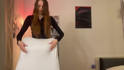 Snapshot of emily_w0w_ chatting on May 15, 2026, 11:17 am Lia online show from May 15, 2026, 11:17 am