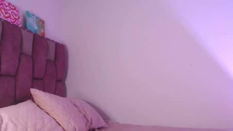 emily_w2 online show from October 25, 2025, 4:20 am