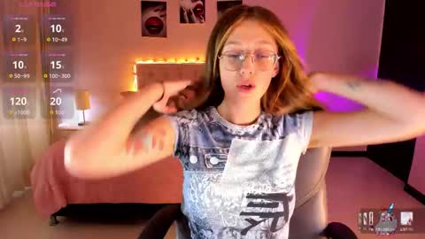 Snapshot of emily_warren__ chatting on March 13, 2026, 8:15 pm emily_warren__ online show from March 13, 2026, 8:15 pm