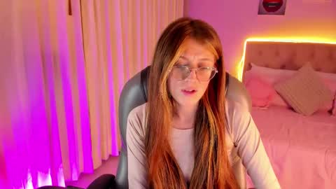 Snapshot of emily_warren__ chatting on March 30, 2026, 8:21 pm emily_warren__ online show from March 30, 2026, 8:21 pm