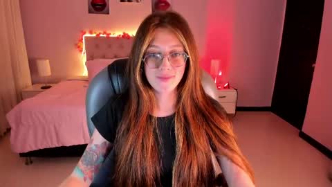 Snapshot of emily_warren__ chatting on April 6, 2026, 9:05 pm emily_warren__ online show from April 6, 2026, 9:05 pm