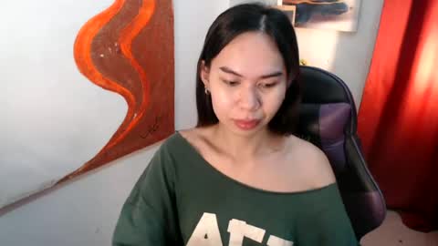 emily_xo143 online show from July 8, 2026, 7:46 am