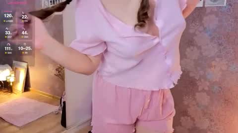 Snapshot of emilyart_ chatting on February 24, 2026, 5:05 am artist Emily online show from February 24, 2026, 5:05 am