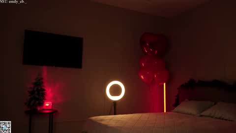 Snapshot of emilybatee chatting on February 14, 2025, 6:19 pm emilybatee online show from February 14, 2025, 6:19 pm