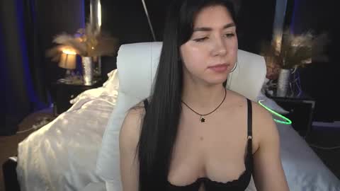 Emy online show from November 8, 2025, 7:52 am