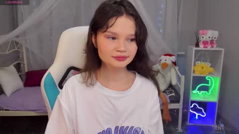 Snapshot of emilychaves chatting on December 19, 2025, 4:41 am Emilyhaves online show from December 19, 2025, 4:41 am