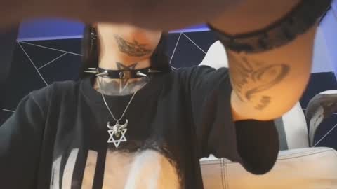 Snapshot of emilydaft chatting on October 22, 2025, 8:08 pm fari online show from October 22, 2025, 8:08 pm