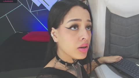 Snapshot of emilydaft chatting on November 10, 2025, 10:20 pm fari online show from November 10, 2025, 10:20 pm