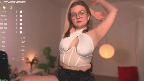 Snapshot of emilyforelsket chatting on January 5, 2025, 3:23 pm Emily online show from January 5, 2025, 3:23 pm