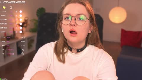 Snapshot of emilyforelsket chatting on February 3, 2025, 6:28 pm Emily online show from February 3, 2025, 6:28 pm