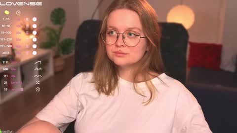 Snapshot of emilyforelsket chatting on February 8, 2025, 6:12 pm Emily online show from February 8, 2025, 6:12 pm