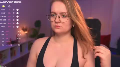 Snapshot of emilyforelsket chatting on February 16, 2025, 3:27 pm Emily online show from February 16, 2025, 3:27 pm