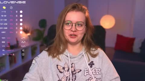 Snapshot of emilyforelsket chatting on February 19, 2025, 12:44 pm Emily online show from February 19, 2025, 12:44 pm