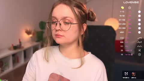 Snapshot of emilyforelsket chatting on March 3, 2025, 1:42 pm Emily online show from March 3, 2025, 1:42 pm