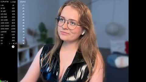 Snapshot of emilyforelsket chatting on September 28, 2025, 12:32 pm Emily online show from September 28, 2025, 12:32 pm