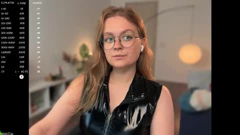 Snapshot of emilyforelsket chatting on October 3, 2025, 11:07 am Emily online show from October 3, 2025, 11:07 am