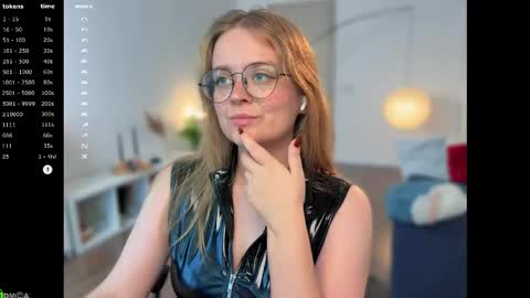 Snapshot of emilyforelsket chatting on October 17, 2025, 12:30 pm Emily online show from October 17, 2025, 12:30 pm