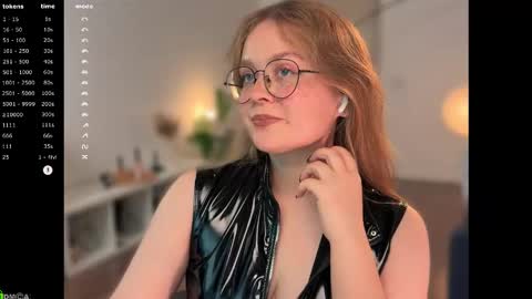 Snapshot of emilyforelsket chatting on October 30, 2025, 12:39 pm Emily online show from October 30, 2025, 12:39 pm