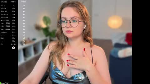 Snapshot of emilyforelsket chatting on November 4, 2025, 12:15 pm Emily online show from November 4, 2025, 12:15 pm