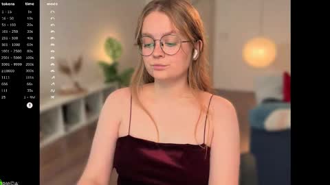 Snapshot of emilyforelsket chatting on November 16, 2025, 12:33 pm Emily online show from November 16, 2025, 12:33 pm