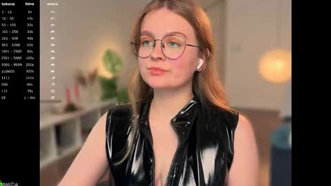 Snapshot of emilyforelsket chatting on November 28, 2025, 2:09 pm Emily online show from November 28, 2025, 2:09 pm