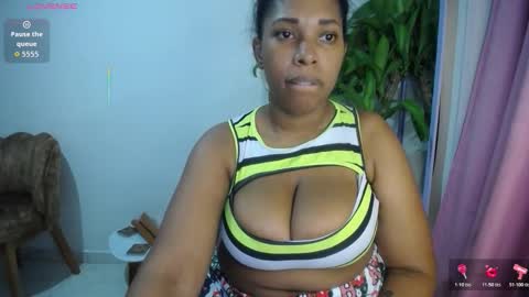 Snapshot of emilyhines__ chatting on November 25, 2025, 10:54 pm Emilyhines online show from November 25, 2025, 10:54 pm