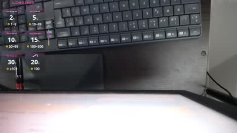 Snapshot of emilyhines__ chatting on December 4, 2025, 1:04 am Emilyhines online show from December 4, 2025, 1:04 am