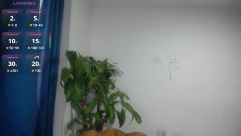 Snapshot of emilyhines__ chatting on February 5, 2026, 10:03 pm Emilyhines online show from February 5, 2026, 10:03 pm