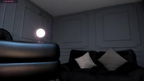 Emily online show from November 4, 2025, 3:05 am