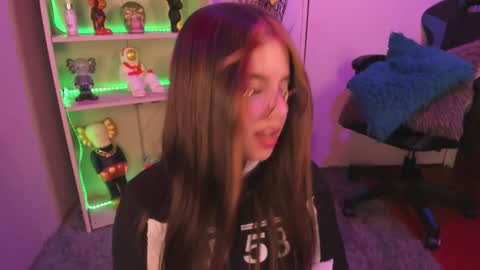 VALEEEN online show from January 4, 2025, 7:02 pm