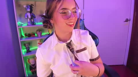 VALEEEN online show from March 8, 2025, 8:14 pm