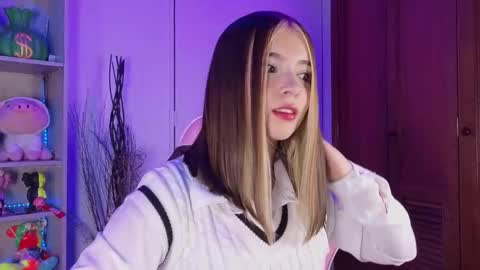 VALEEEN online show from September 14, 2025, 6:18 pm