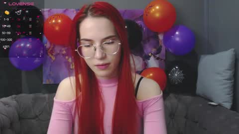 EmilyKents online show from October 28, 2025, 1:31 am